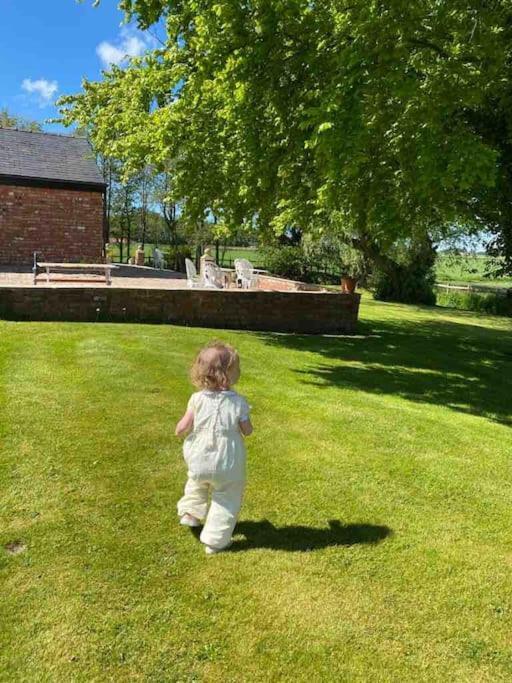 Hébergement de vacances Rural Family With Countryside Views *